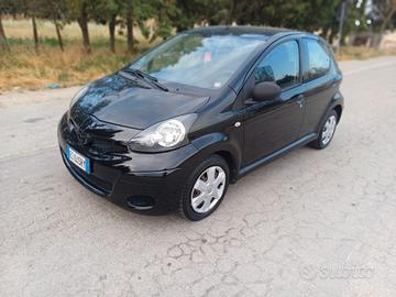 Toyota Aygo Connect 1.0 VVT-i 72 CV 5 porte x-cool