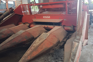 Mietitrebbia Laverda M 120