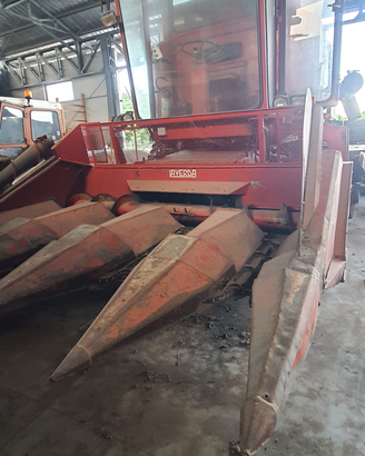 Mietitrebbia Laverda M 120