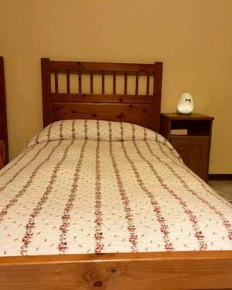 Letto e comodino Ikea