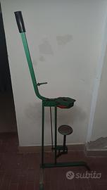 tappatrice per tappi in sughero