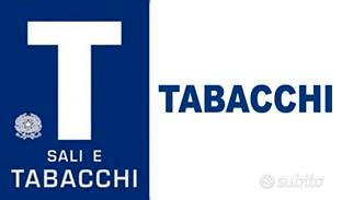 Tabaccheria con distributore di sigarette