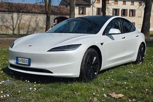 Tesla model 3 highland Rwd SR premium 