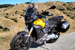 Moto Guzzi Stelvio V100 2025