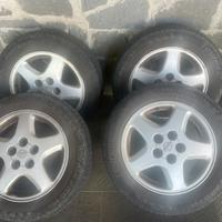4 originali Nissan con gomme invernali 205/60/16