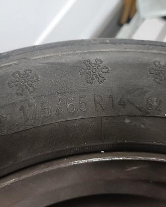 4 Gomme e 4 cerchi 