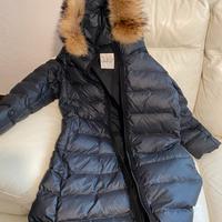 Piumino Moncler lungo con pellicciotto