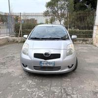 AUTO TOYOTA YARIS 2008 CAMBIO AUTOMATICO BENZINA