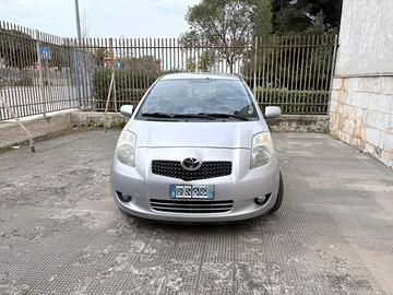 AUTO TOYOTA YARIS 2008 CAMBIO AUTOMATICO BENZINA