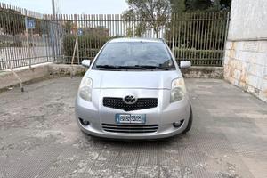 AUTO TOYOTA YARIS 2008 CAMBIO AUTOMATICO BENZINA