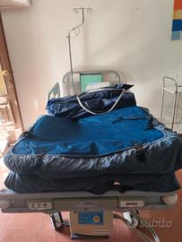 letto ospedaliero con materasso