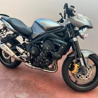 TRIUMPH STREET TRIPLE 675_SOLO EXPORT