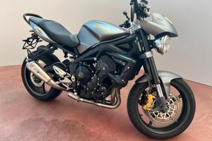TRIUMPH STREET TRIPLE 675_SOLO EXPORT