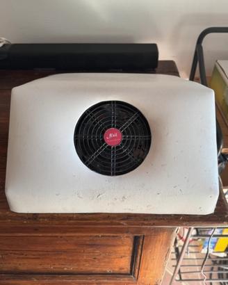 Aspiratore+2 sacchetti raccoglipolvere