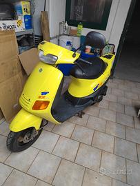 piaggio zip fast rider scooter 