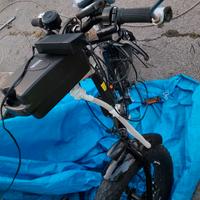E-BIKE CON ACCELERATORE 