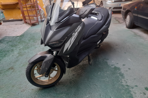 X max 300 ottime stato