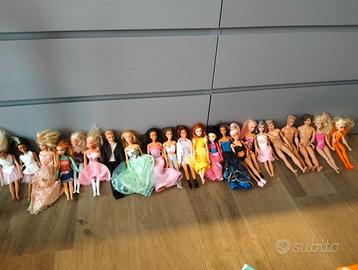 Barbie - Bambole + Camper + Armadio + Macchine