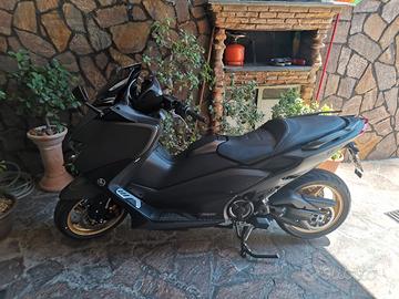 Yamaha T-max 