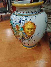 Giara ceramica Deruta,fatta,e decorata a mano.