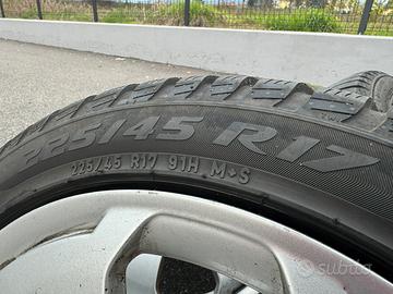 Cerchi Audi A3 17” con gomme invernali Pirelli