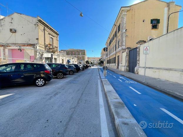 Rif.C0658| attivita'/lic.commerciale siracusa