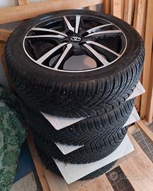 4 cerchi in lega con gomme invernali