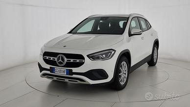 Mercedes-Benz GLA 200 Business auto