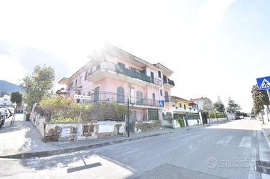 3 LOCALI A POLLENA TROCCHIA