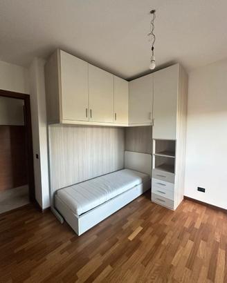 Camera da letto completa con armadio capiente – Pe