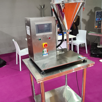 Dosatore a coclea per polveri