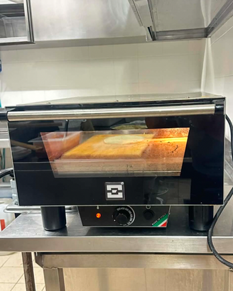 Forno per pizza effeuno usato pochissimo
