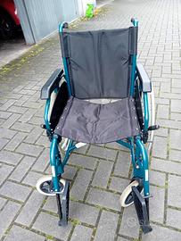 Carrozzina e attrezzature per disabili o anziani