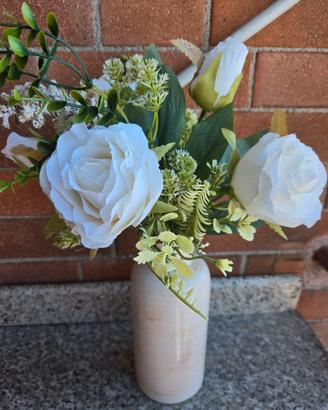 Set vaso e fiori di plastica