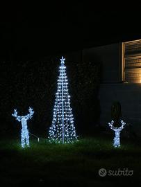 albero e renne Natale da esterno luce fredda