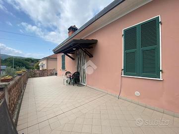 3 LOCALI A SARZANA