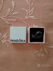 Anelli in argento con smeraldo