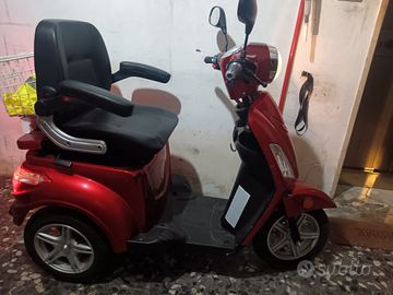 Triciclo elettrico per anziani