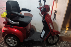 Triciclo elettrico per anziani