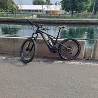 MOUNTAINBIKE EBIKE TURBO LEVO ALLOY