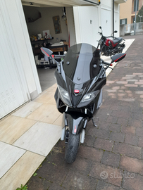 Aprilia sr max 300