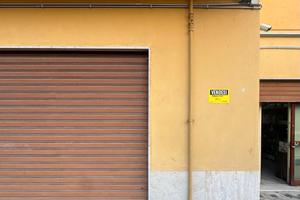 Spazioso magazzino zona corso alberto amedeo