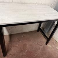 Postazione da lavoro o scrivania richiudibile