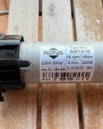 Motore tubolare per tapparelle elettrico