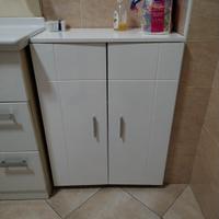 mobiletto con ripiani bianco