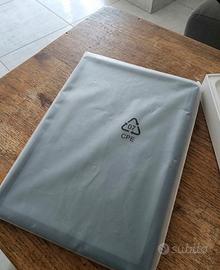 Tablet nuovo wifi con accessori 