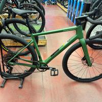 bici gravel MEGAMO WEST 10 tg M 2026 camo carbon