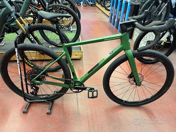 bici gravel MEGAMO WEST 10 tg M 2026 camo carbon