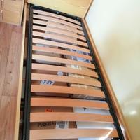 Letto singolo in legno