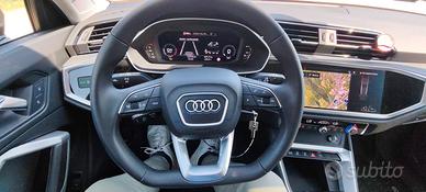 Audi Q3 Spb TDI Business plus da vetrina 